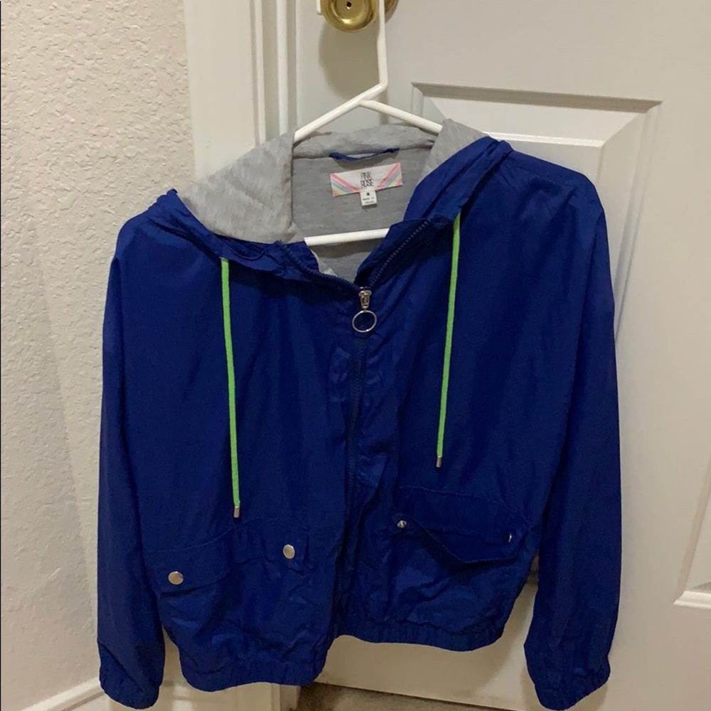 Light windbreaker